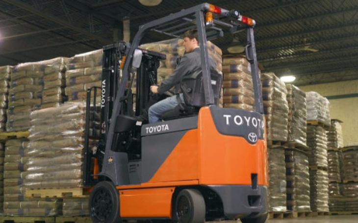 Zbiórka Na wyjazd za pracą dla mnie. - zdjęcie główne