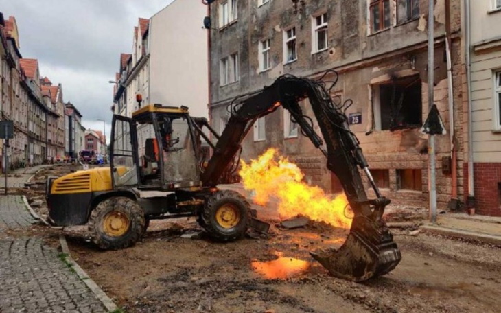 Zbiórka Wyremontować blok po wybuchu gaz - zdjęcie główne