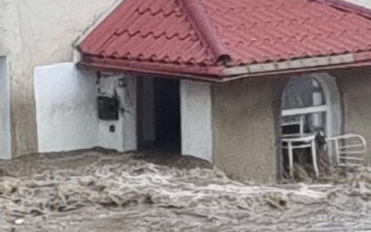 Zbiórka Zalany dom samotnej kobiety - zdjęcie główne