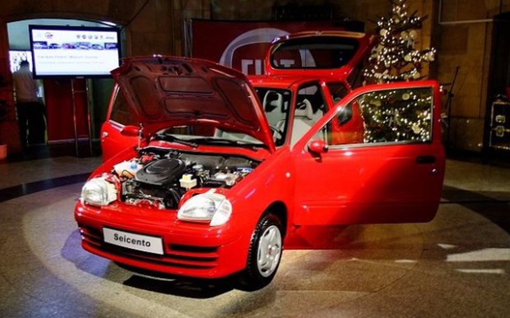 Zbiórka Seicento dla dziewczyny - zdjęcie główne