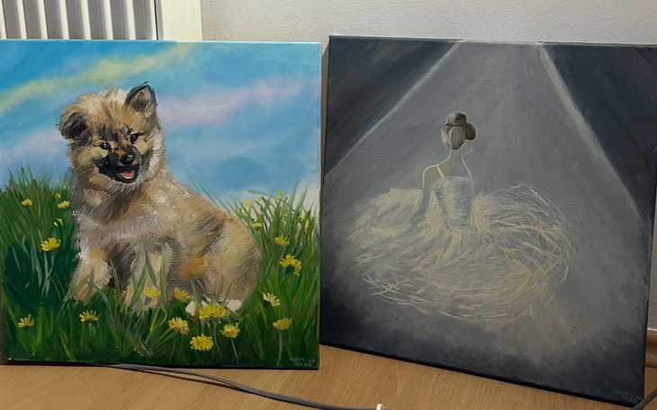 Dwa obrazy przedstawiające psa i postać w sukni.