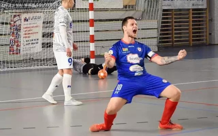 Zbiórka Skomplikowana operacja kolana. - zdjęcie główne