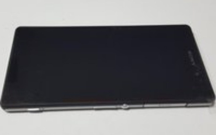 Zbiórka zalany telefon wodoodporny - zdjęcie główne