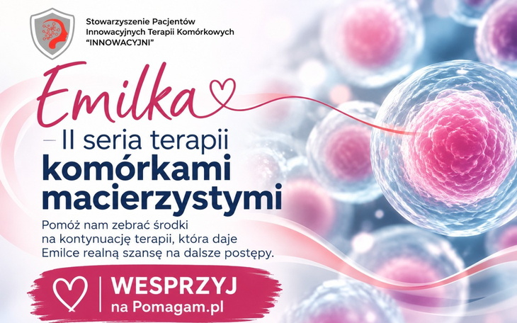 Kot w ciemnych kolorach, w objęciach opiekuna