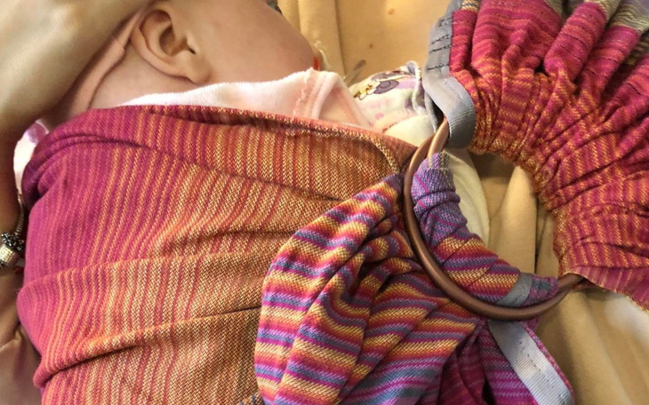 Zbiórka Pomóż Karolinie chustować dzieci - zdjęcie główne