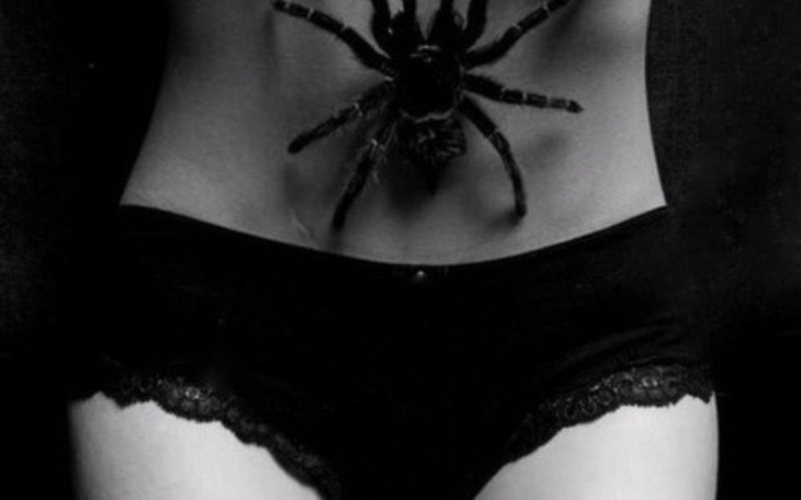 Zbiórka Dziewczyna po gwałcie - zdjęcie główne