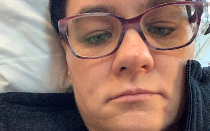 Plakat z informacją o zbiórce dla kotów po powodzi.