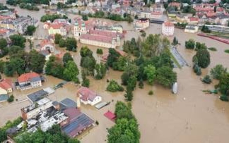 Zbiórka Dla poszkodowanych w powodzi. - zdjęcie główne