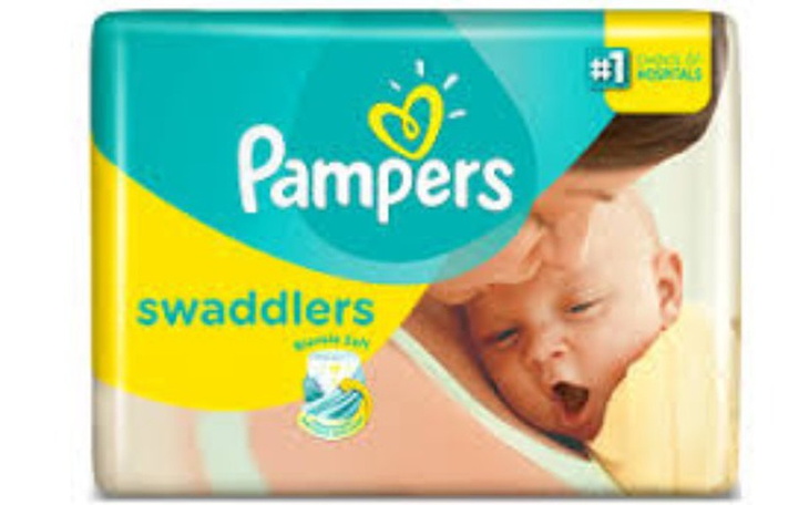 Opakowanie pieluszek Pampers dla niemowląt.