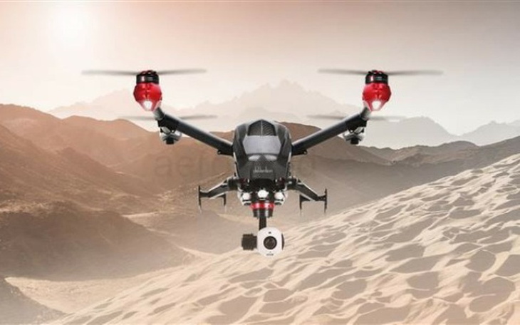 Zbiórka DronMegaWalkeraVoyager3, kamera - zdjęcie główne