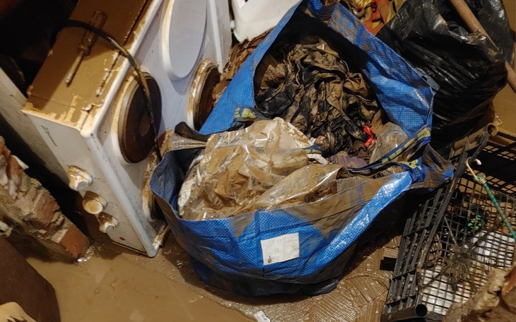 Zbiórka Malowanie zacieków, osuszanie - zdjęcie główne