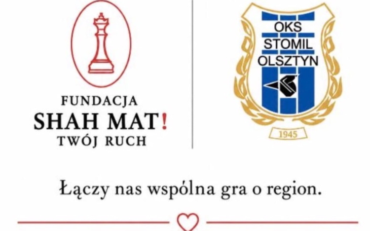 Zbliżenie na twarz człowieka w okularach, dookoła natura.