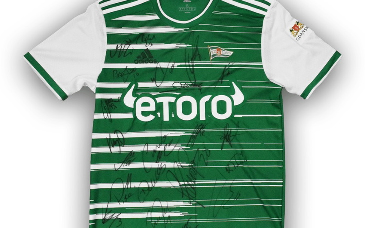 Zbiórka Na koszulkę Lechii z podpisami - zdjęcie główne