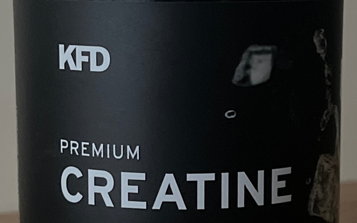 Opakowanie kreatyny KFD, suplement diety dla sportowców.