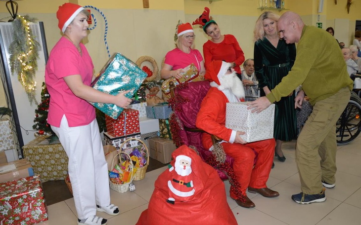 Zbiórka Mikołaj dla Seniorów DPS Brzozów - zdjęcie główne
