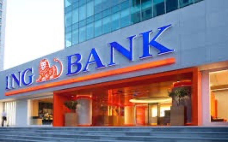 Budynek banku ING, nowoczesna architektura.