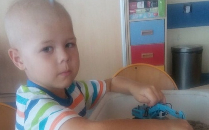 Zbiórka Mikołajek choruje na nowotwór - zdjęcie główne