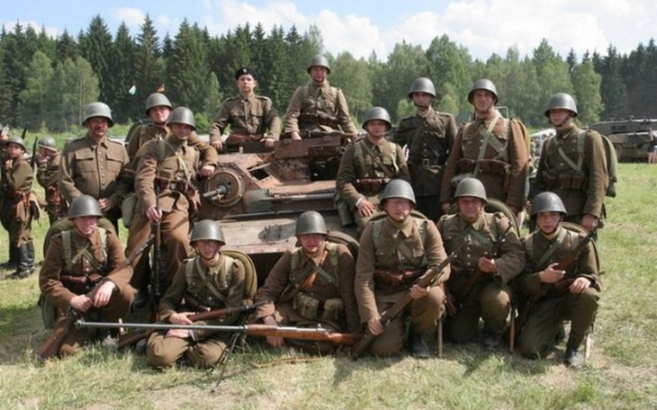 Zbiórka Rekonstrukcja Historyczna 39 r - zdjęcie główne