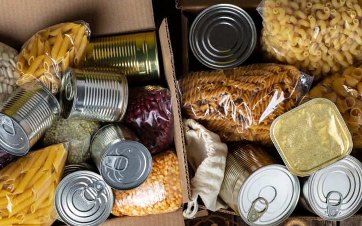 Zbiórka Zakup żywności dla uchodźców - zdjęcie główne