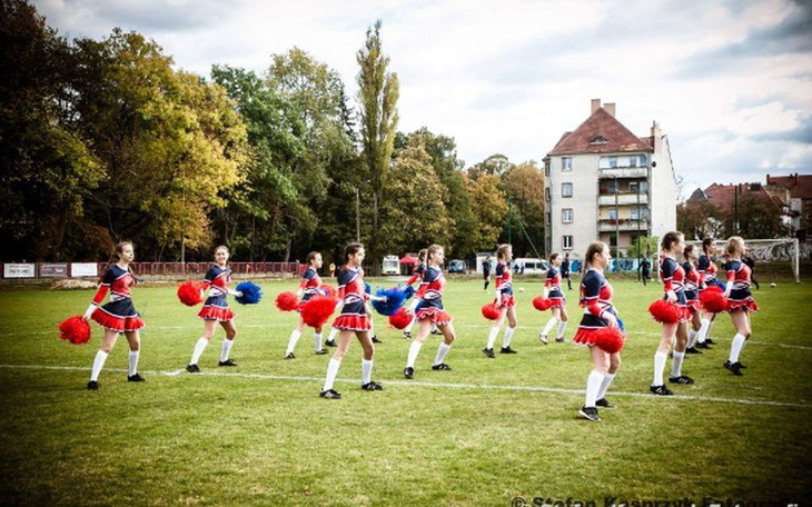 Zbiórka Przegląd i sprzęt do akrobatyki - zdjęcie główne
