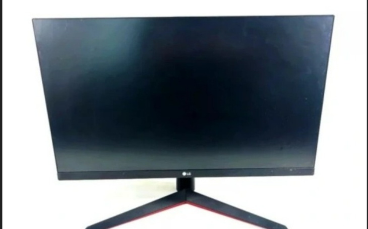 Monitor LG na białym tle.