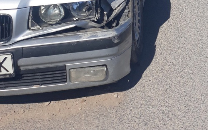 Zbiórka Naprawa starego bmw. - zdjęcie główne