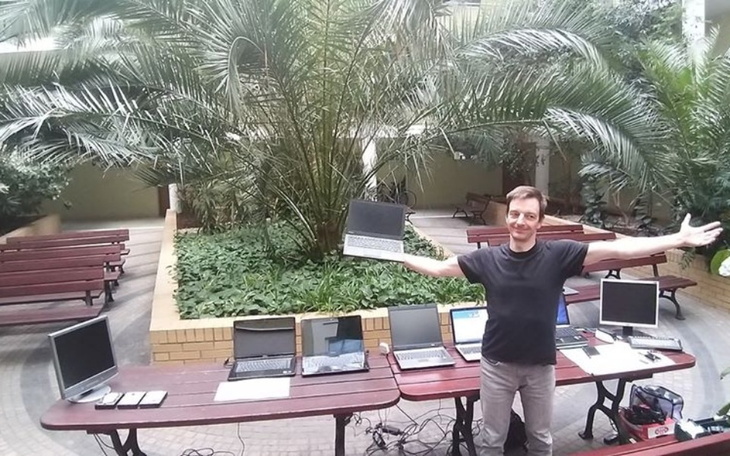 Zbiórka Wyskakuj z laptopa IV - zdjęcie główne