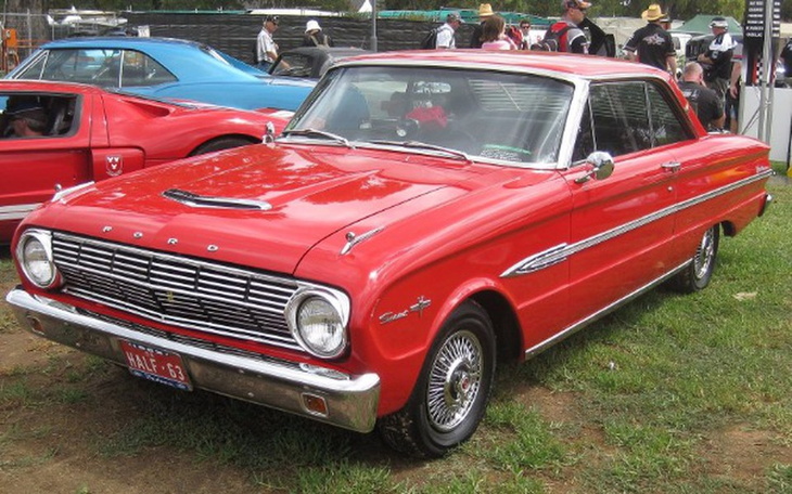 Zbiórka Ford Falcon Auto na ślub siostry - zdjęcie główne