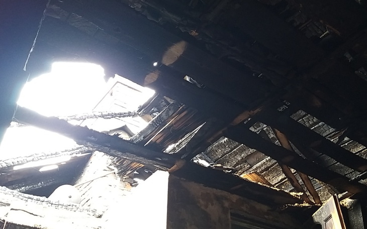 Zbiórka Nasze pokoje spłonęły - zdjęcie główne