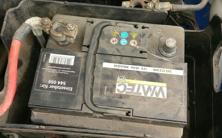 Zbiórka Na akumulator do samochodu - zdjęcie główne