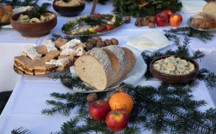 Zbiórka Wigilijna kolacja - zdjęcie główne