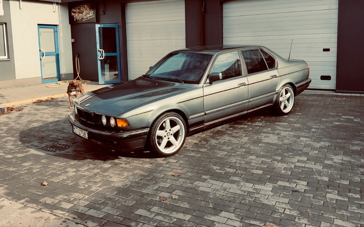 Zbiórka Odbudowa BMW e32 3.5L - zdjęcie główne