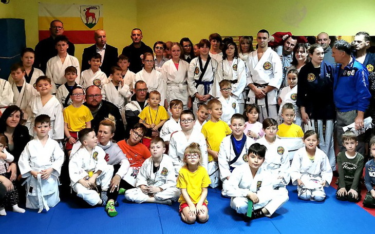 Zbiórka Na utrzymanie klubu - zdjęcie główne