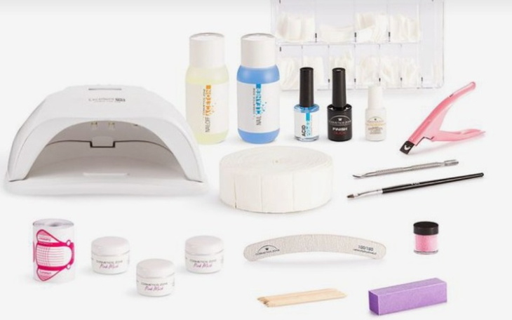 Zbiórka Początkująca stylistka paznokci - zdjęcie główne