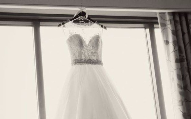 Zbiórka Mała Biała SUKNIA ŚLUBNA - zdjęcie główne