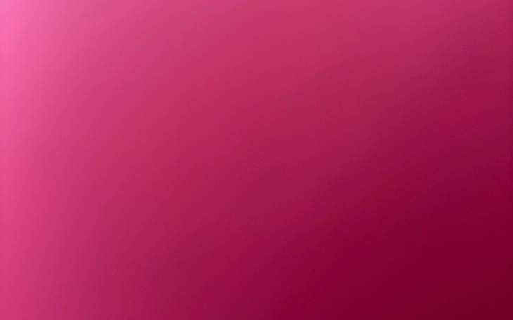 Jednolity różowy kolor, bez szczegółów.