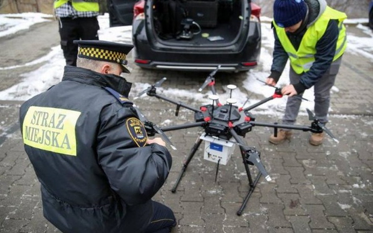 Zbiórka Dron Badanie jakości powietrza. - zdjęcie główne