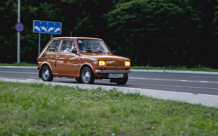 Zbiórka Remont Fiata 126p - legendy PRL - zdjęcie główne