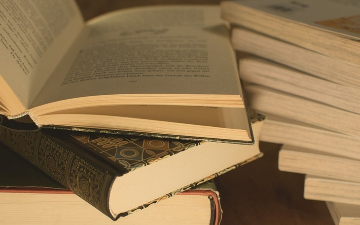 Zbiórka na literaturę - zdjęcie główne