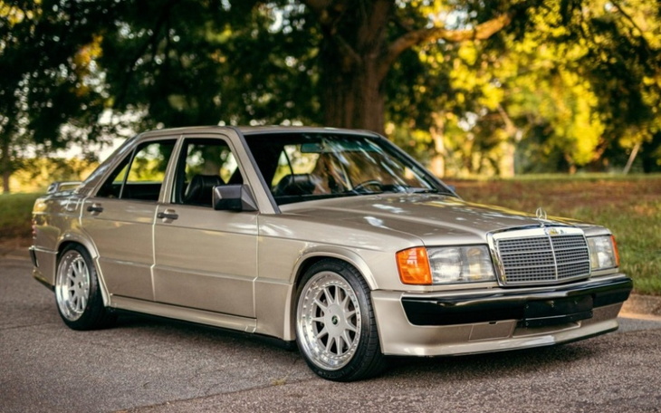 Zbiórka Mercedes Benz 190 w201 - zdjęcie główne