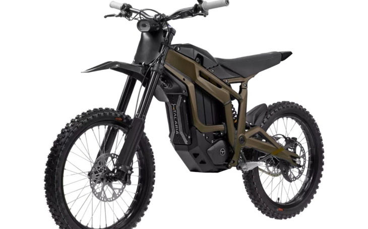 Nowoczesny rower elektryczny w kolorze czarnym i oliwkowym.