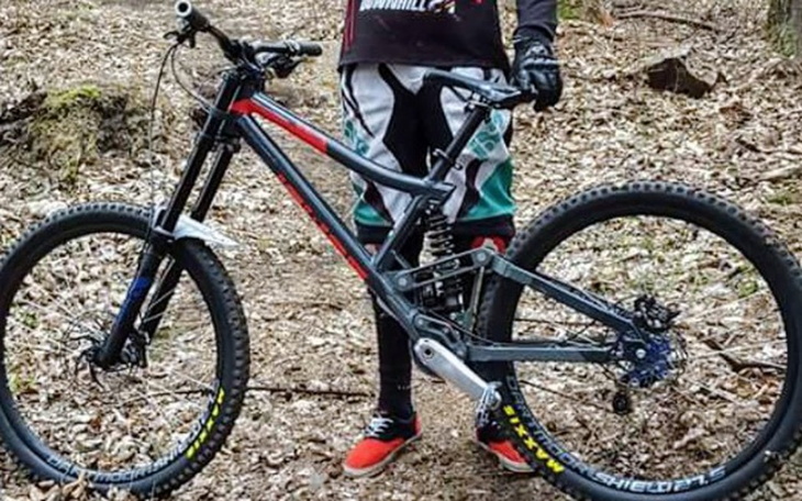 Zbiórka Na Rozwijanie Się W Downhillu - zdjęcie główne