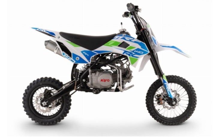 Motocykl terenowy w kolorze białym i niebieskim.