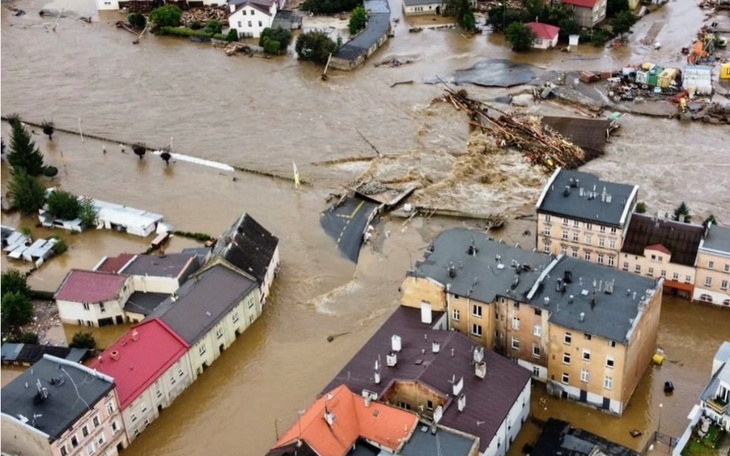 Zbiórka POMOC dla POWODZIAN RóB DoBrO - zdjęcie główne