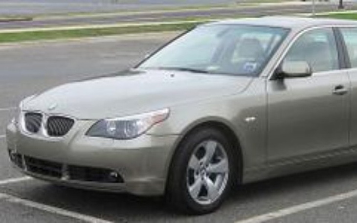 Zbiórka BMW e60 troszkę jeszcze brakuje - zdjęcie główne