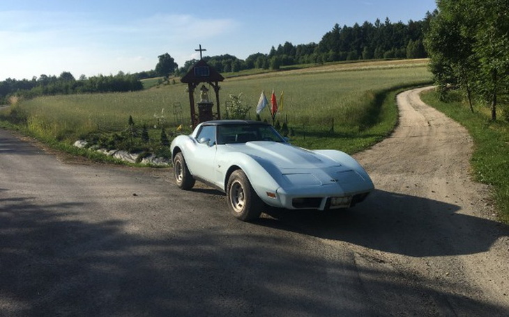 Zbiórka Corvette 1978 Renowacja - zdjęcie główne