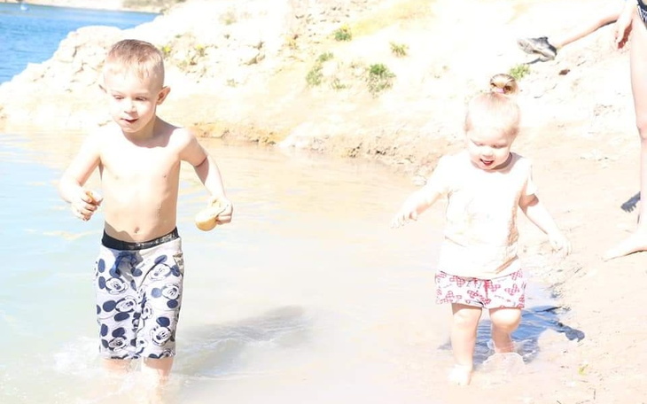 Zbiórka Samotna mama z dwoma Okruszkami - zdjęcie główne