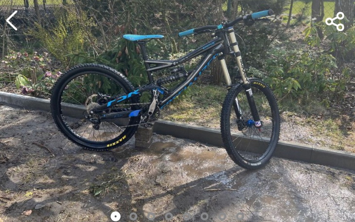 Zbiórka zbieram na rower typu dh - zdjęcie główne