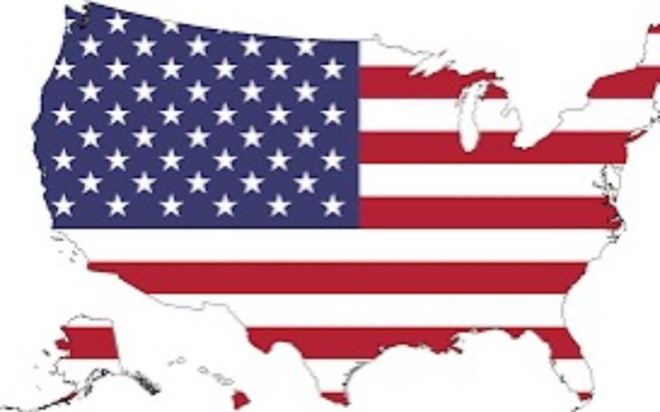 Mapa USA z flagą amerykańską wypełniającą kontur.