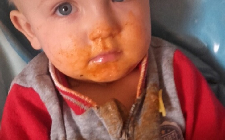 Zbiórka samotna mama wychowuje syna - zdjęcie główne